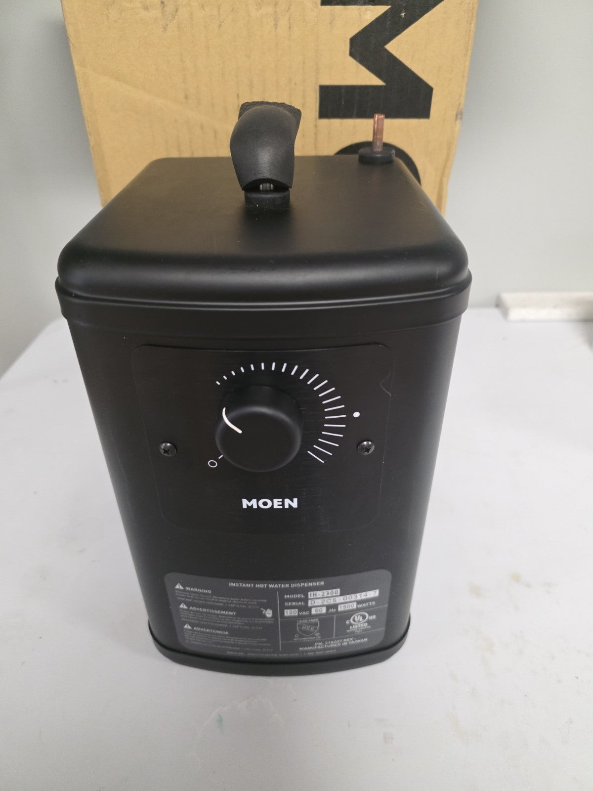 Moen IH2300 Instant Hot Tank 68 Oz SS 1500W 120V Temp 140-190 F Connection