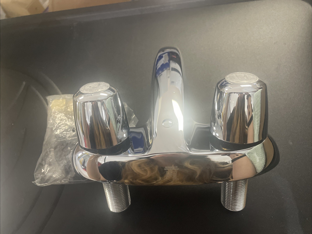 Gerber G004341165 Classics 1.2 GPM Centerset Bathroom Faucet - Chrome