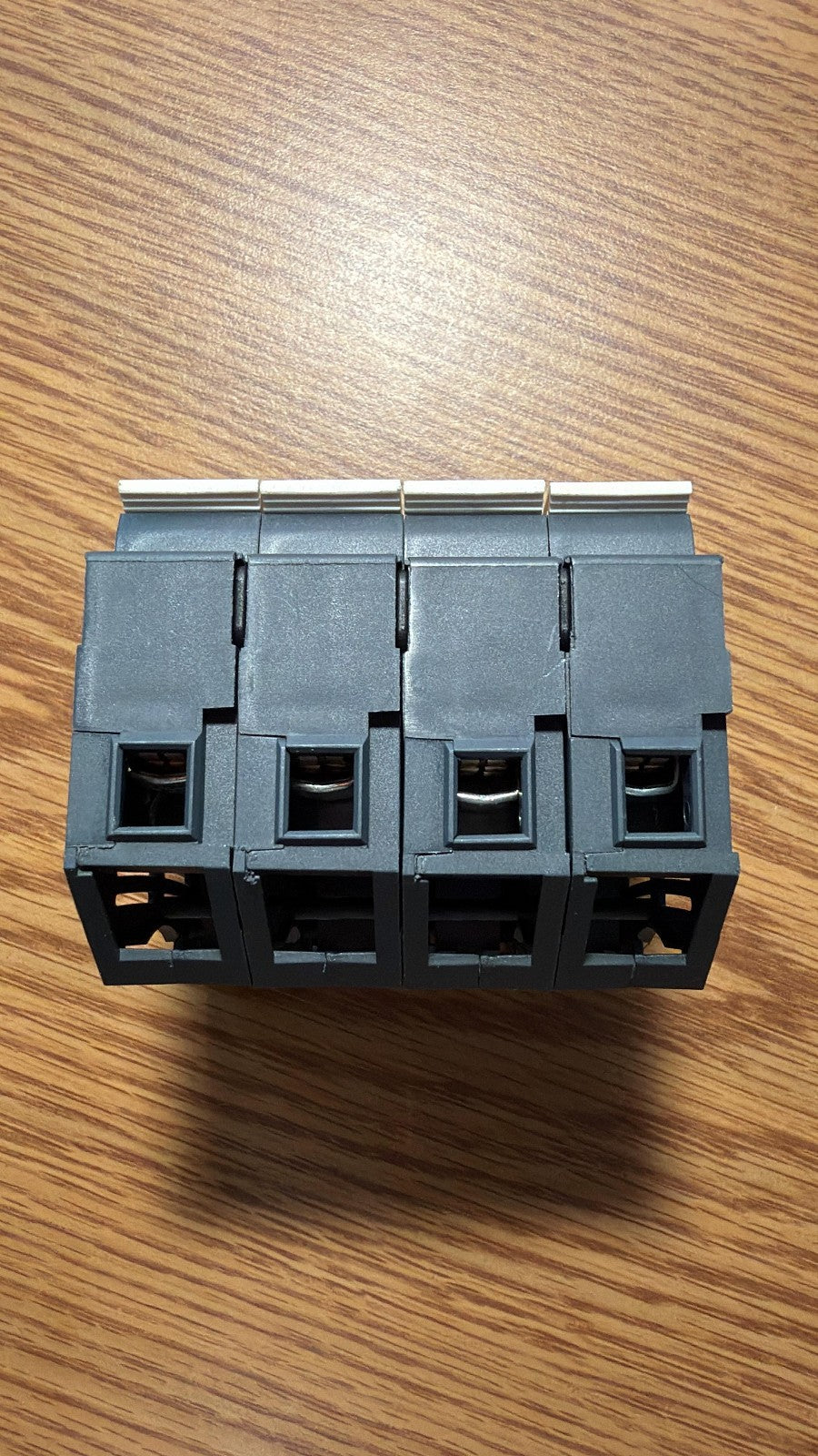 *Brand New* Schneider Electric DF103N RN-2020-W09