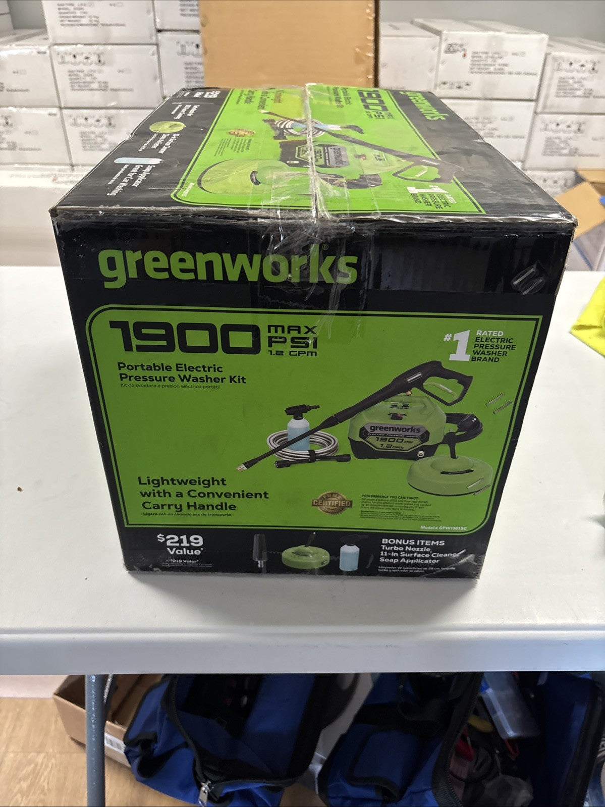 Greenworks - 1900 PSI 1.2 GPM Electric Pressure Washer Combo Kit - Green