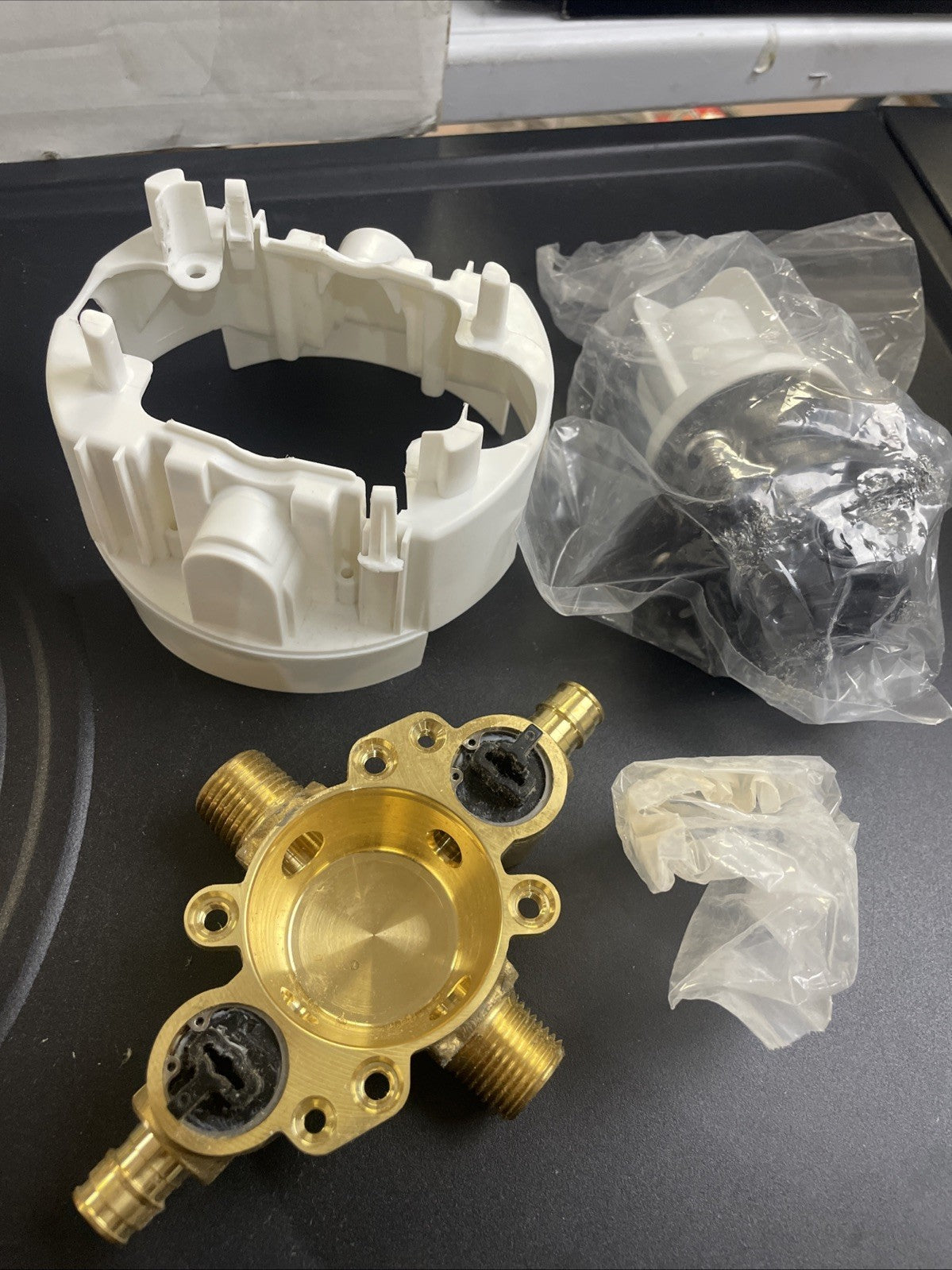 Kohler K-8304-US-NA Rite-Temp Pressure Valve with Service Stops *READ*