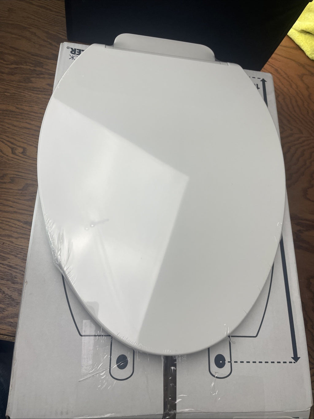  KOHLER K-27331-0 Glissade ReadyLatch Quiet Close Elongated Toilet Seat, White